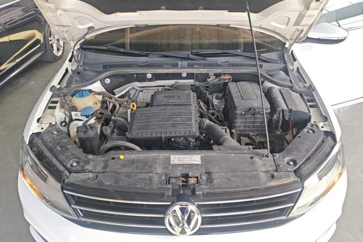 Used Volkswagen Sagitar 2015 1.6L Automatic Comfort Model Engine Bay