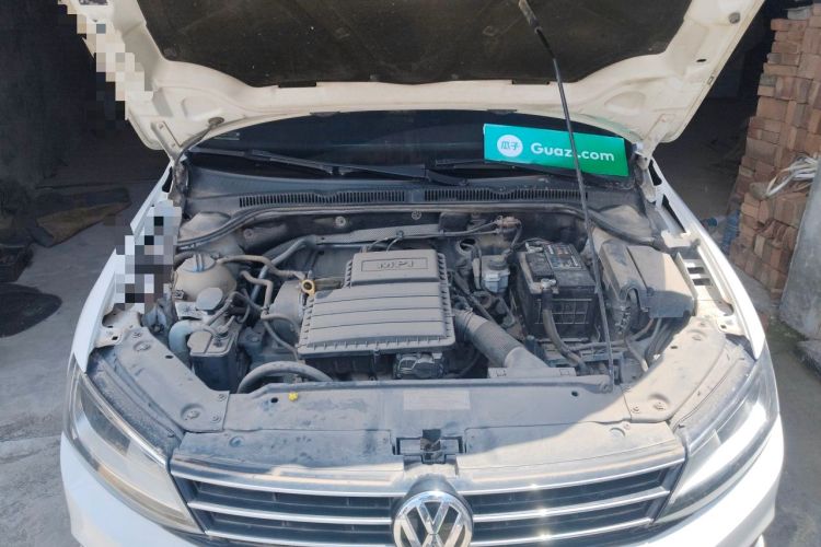 Used Volkswagen Sagitar 2015 1.6L Manual Comfort Model Engine Bay