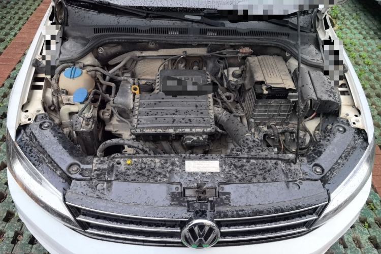 Used Volkswagen Sagitar 2015 1.6L Automatic Comfort Model Engine Bay