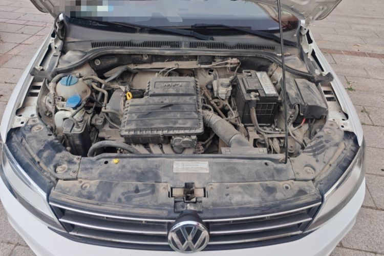 Used Volkswagen Sagitar 2015 1.6L Manual Comfort Model Engine Bay
