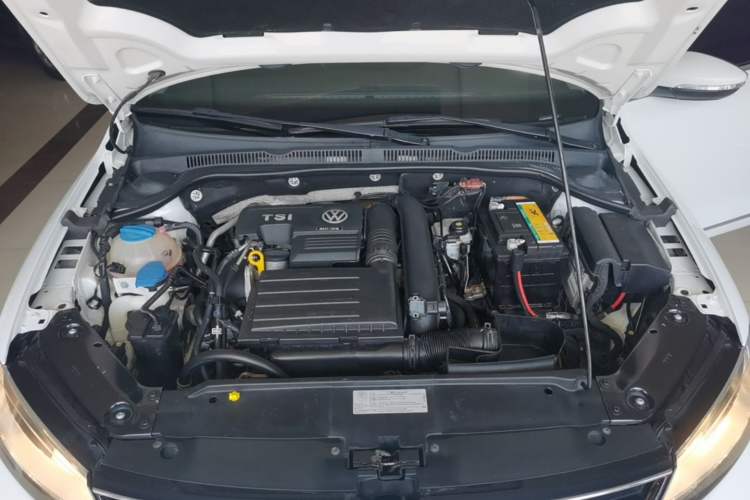 Used Volkswagen Sagitar 2015 230TSI Automatic Comfort Version Engine Bay