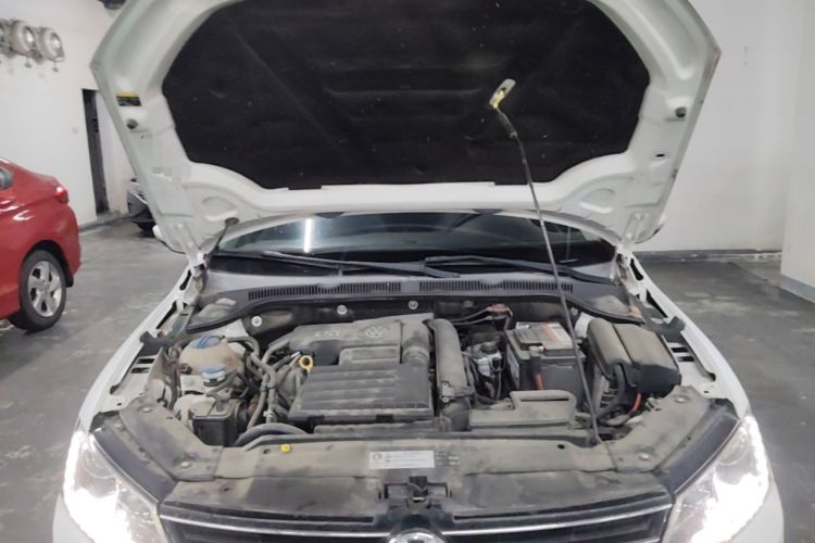 Used Volkswagen Sagitar 2015 230TSI Automatic Comfort Version Engine Bay