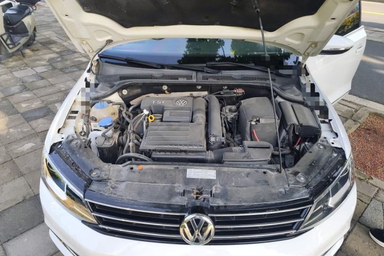 Used Volkswagen Sagitar 2015 230TSI Automatic Luxury Model Engine Bay