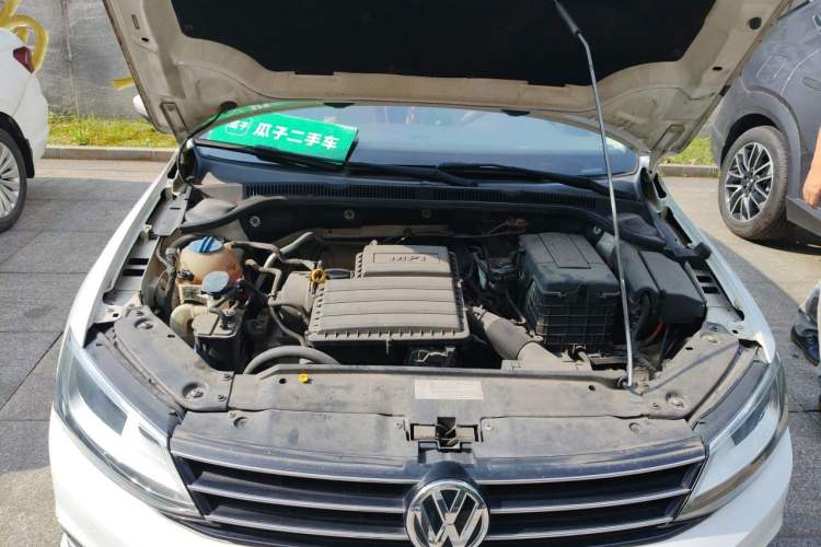Used Volkswagen Sagitar 2015 1.6L Automatic Comfort Model Engine Bay
