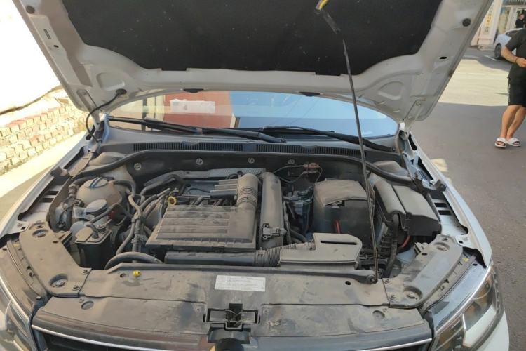 Used Volkswagen Sagitar 2015 230TSI Automatic Comfort Version Engine Bay