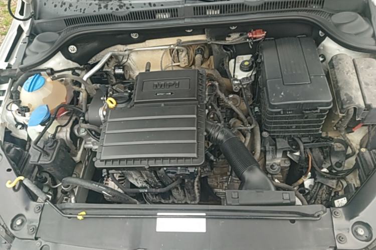 Used Volkswagen Sagitar 2015 1.6L Automatic Comfort Model Engine Bay