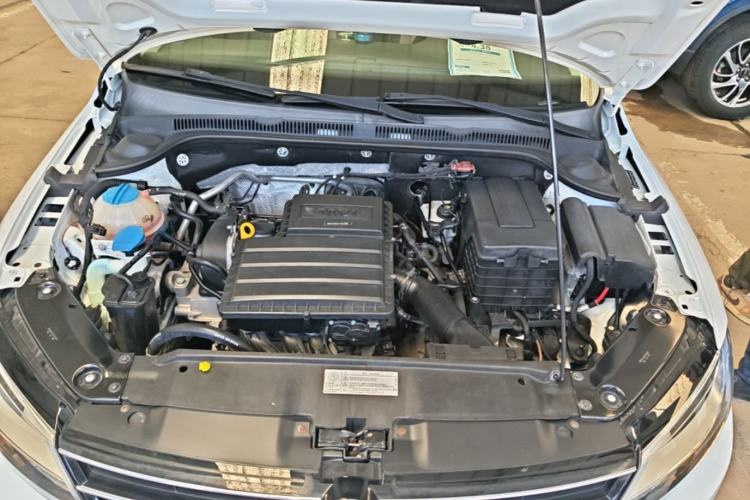 Used Volkswagen Sagitar 2015 1.6L Automatic Comfort Model Engine Bay