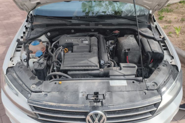 Used Volkswagen Sagitar 2015 230TSI Automatic Luxury Model Engine Bay