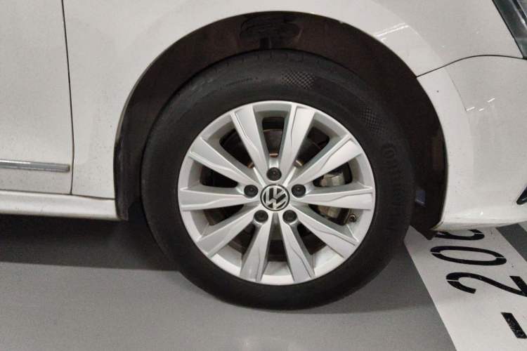 Used Volkswagen Sagitar 2015 1.6L Automatic Comfort Model Exterior 1