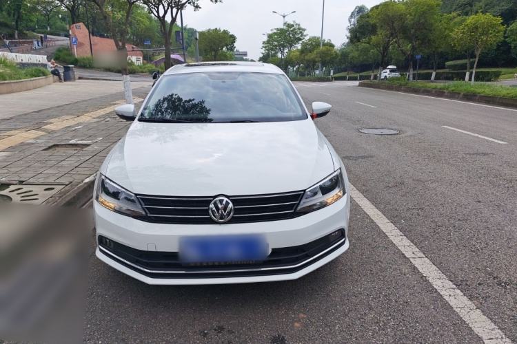 Used Volkswagen Sagitar 2015 1.6L Manual Comfort Model Exterior 1