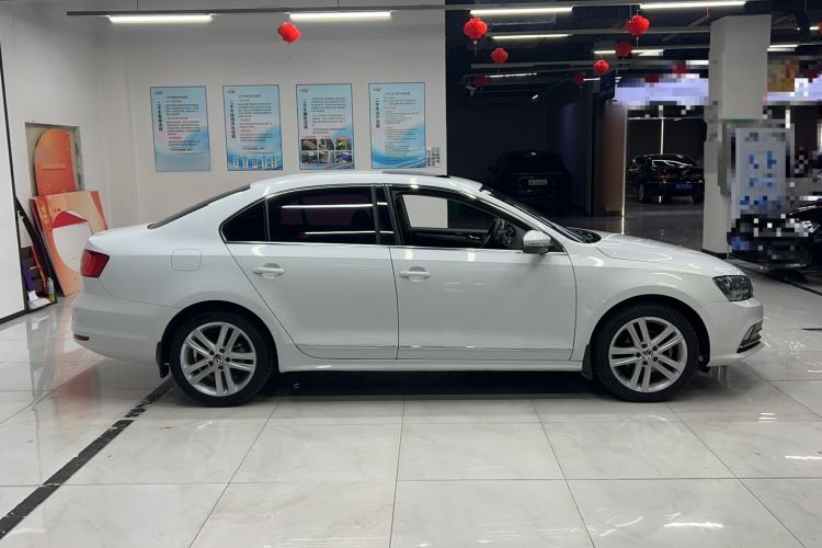 Used Volkswagen Sagitar 2015 1.6L Automatic Comfort Model Exterior 1