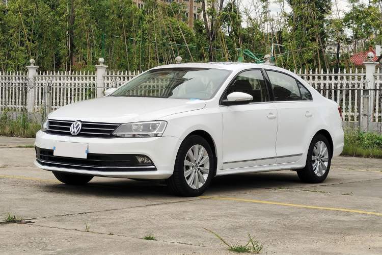 Used Volkswagen Sagitar 2015 1.6L Automatic Comfort Model Exterior 1