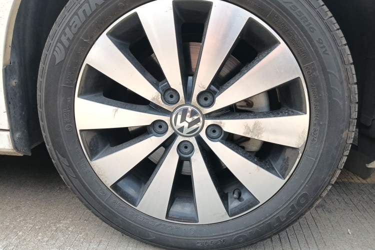 Used Volkswagen Sagitar 2015 230TSI Automatic Comfort Version Exterior 1