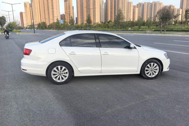 Used Volkswagen Sagitar 2015 1.6L Automatic Comfort Model Exterior 2