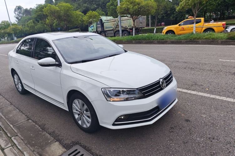 Used Volkswagen Sagitar 2015 1.6L Manual Comfort Model Exterior 2