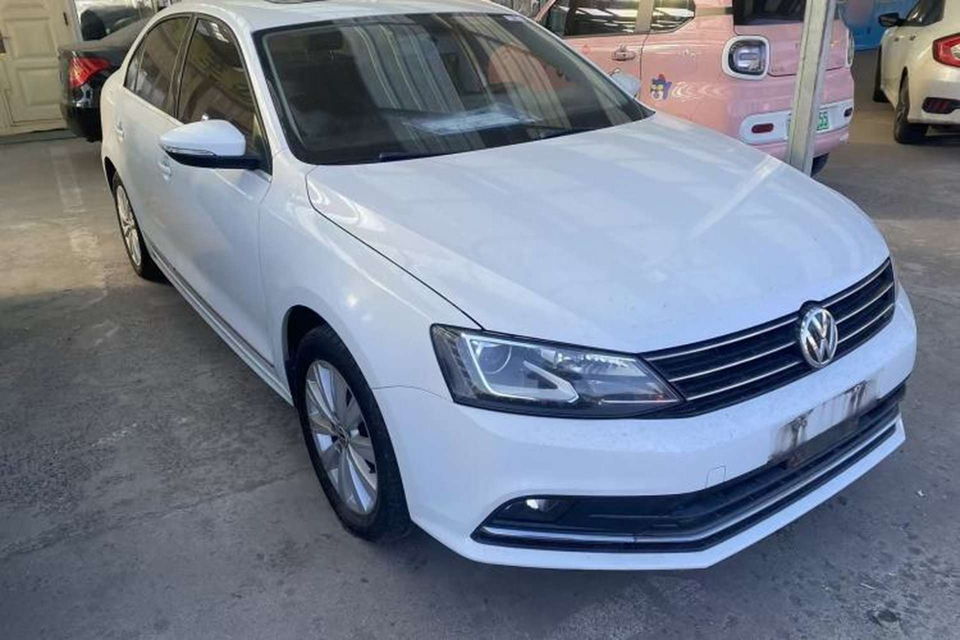 Used Volkswagen Sagitar 2015 230TSI Automatic Comfort Version Exterior 2