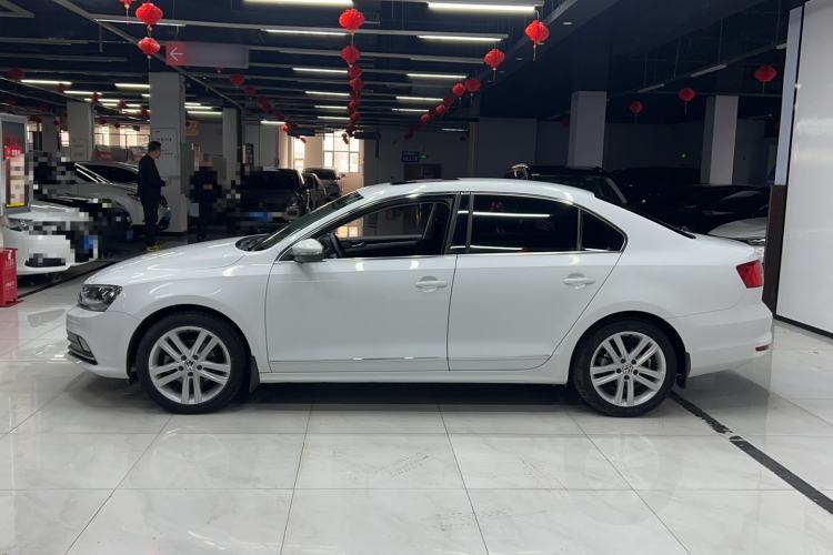 Used Volkswagen Sagitar 2015 1.6L Automatic Comfort Model Exterior 2