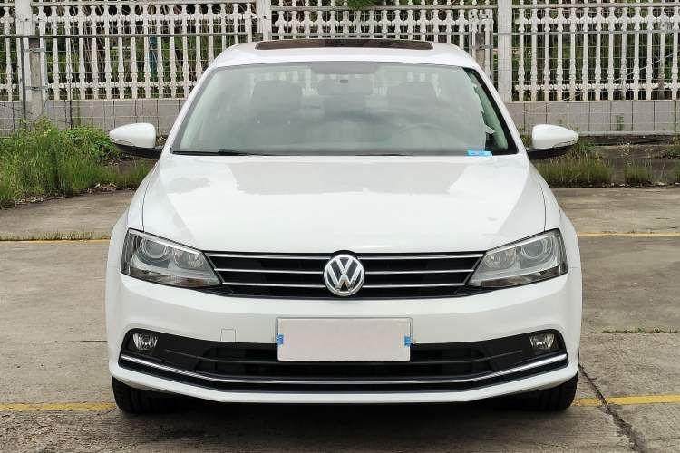 Used Volkswagen Sagitar 2015 1.6L Automatic Comfort Model Exterior 2