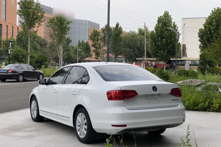 Used Volkswagen Sagitar 2015 1.6L Manual Comfort Model Exterior 2