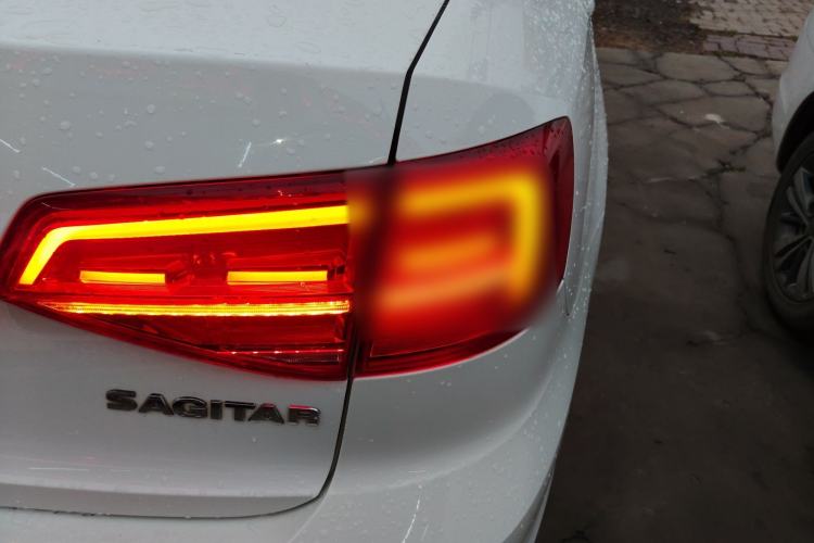 Used Volkswagen Sagitar 2015 1.6L Manual Comfort Model Exterior 3