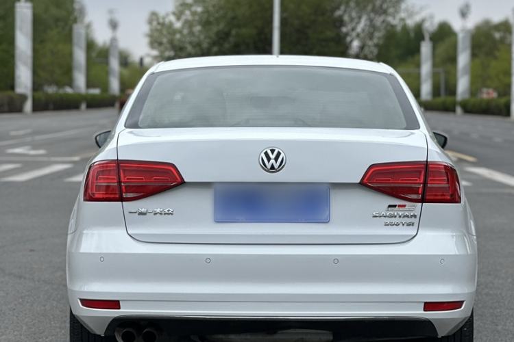 Used Volkswagen Sagitar 2015 230TSI Automatic Comfort Version Exterior 3