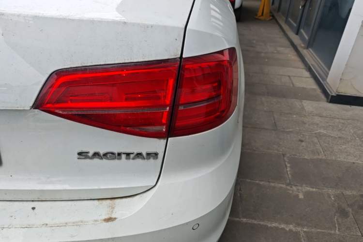 Used Volkswagen Sagitar 2015 1.6L Automatic Comfort Model Exterior 3
