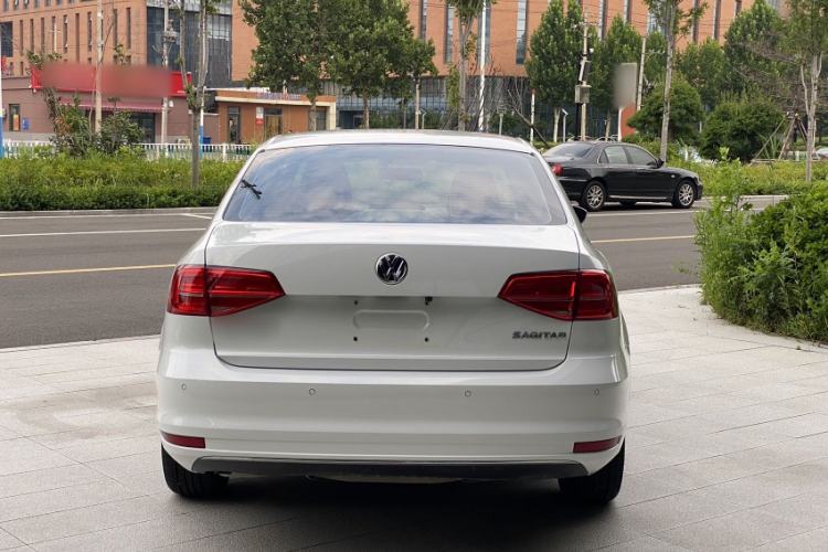 Used Volkswagen Sagitar 2015 1.6L Manual Comfort Model Exterior 4