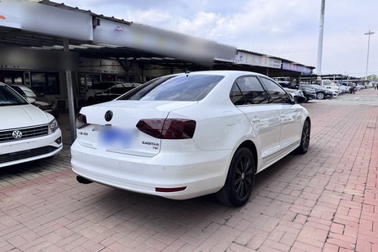Used Volkswagen Sagitar 2015 1.6L Manual Comfort Model Exterior 5