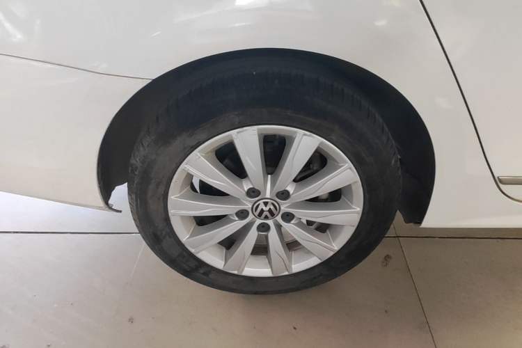 Used Volkswagen Sagitar 2015 1.6L Manual Comfort Model Exterior 5