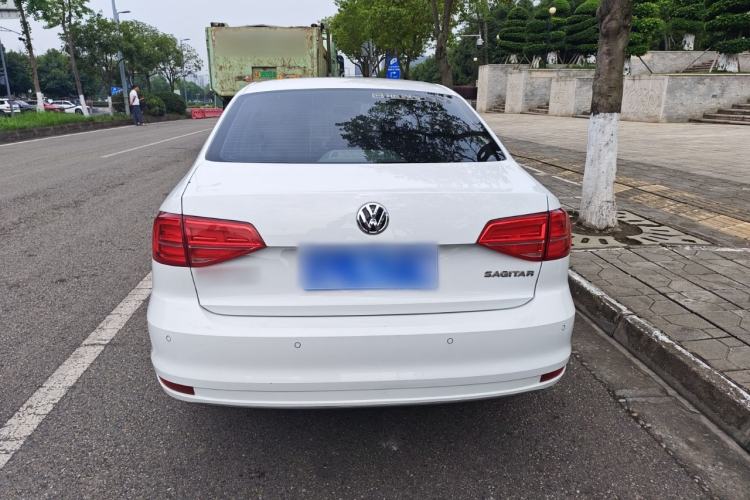 Used Volkswagen Sagitar 2015 1.6L Manual Comfort Model Exterior 5