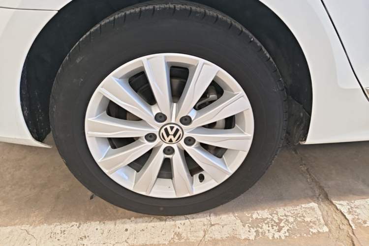Used Volkswagen Sagitar 2015 1.6L Automatic Comfort Model Exterior 5