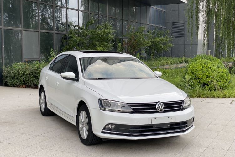 Used Volkswagen Sagitar 2015 1.6L Manual Comfort Model Exterior 6