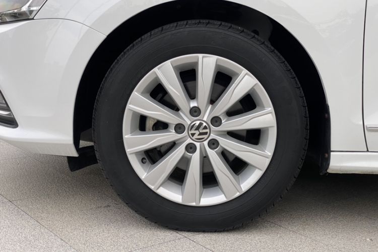 Used Volkswagen Sagitar 2015 1.6L Manual Comfort Model Exterior 8