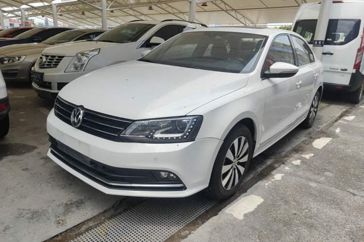 Used Volkswagen Sagitar 2015 230TSI Automatic Luxury Model Guazi used car, China used car export, Used car for sale, Used  cars, Cheapest cars for sale