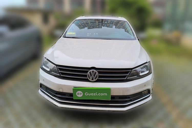 Used Volkswagen Sagitar 2015 230TSI Automatic Luxury Model Front