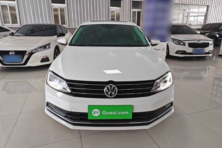 Used Volkswagen Sagitar 2015 230TSI Automatic Comfort Version Front