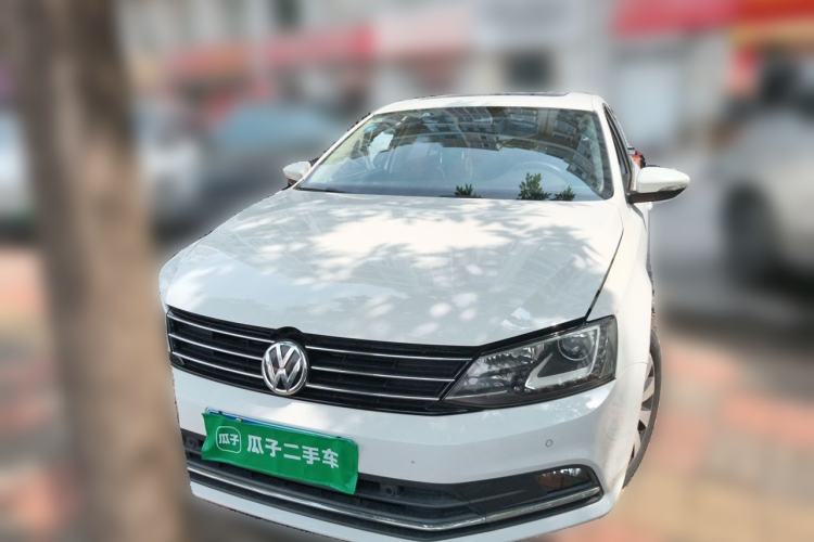 Used Volkswagen Sagitar 2015 230TSI Automatic Luxury Model Front
