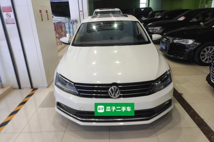 Used Volkswagen Sagitar 2015 1.6L Automatic Comfort Model Front