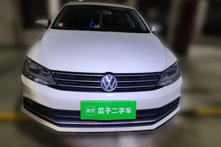 Used Volkswagen Sagitar 2015 1.6L Manual Comfort Model Front