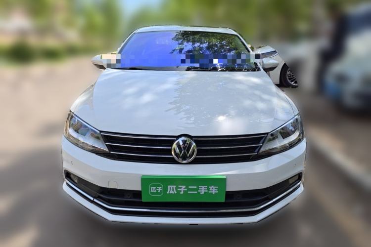Used Volkswagen Sagitar 2015 230TSI Automatic Luxury Model Front
