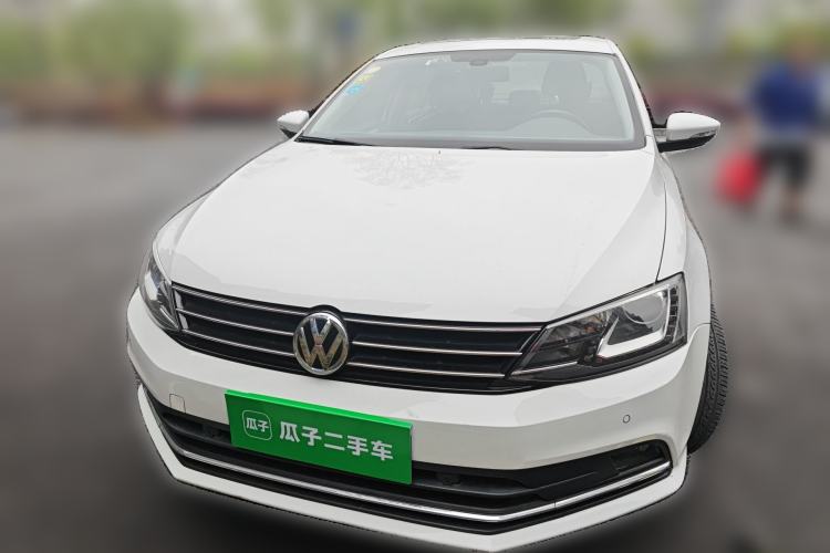 Used Volkswagen Sagitar 2015 230TSI Automatic Luxury Model Front