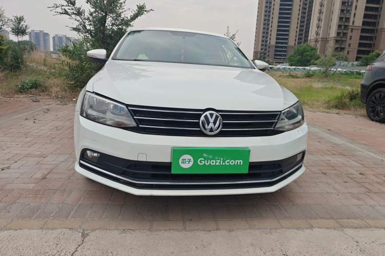 Used Volkswagen Sagitar 2015 1.6L Automatic Comfort Model Front