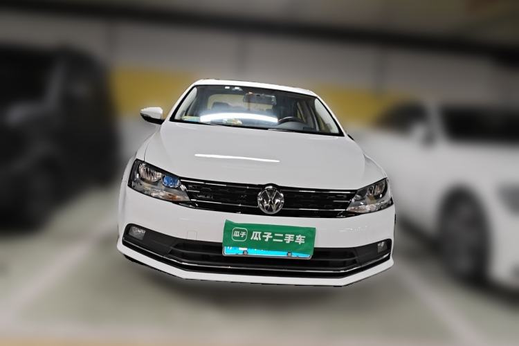 Used Volkswagen Sagitar 2015 1.6L Automatic Comfort Model Front