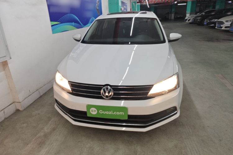 Used Volkswagen Sagitar 2015 1.6L Automatic Comfort Model Front