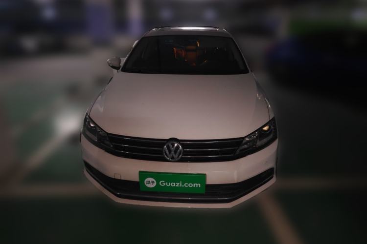Used Volkswagen Sagitar 2015 230TSI Automatic Luxury Model Front