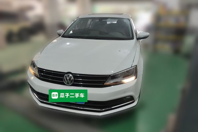 Used Volkswagen Sagitar 2015 230TSI Automatic Luxury Model Front