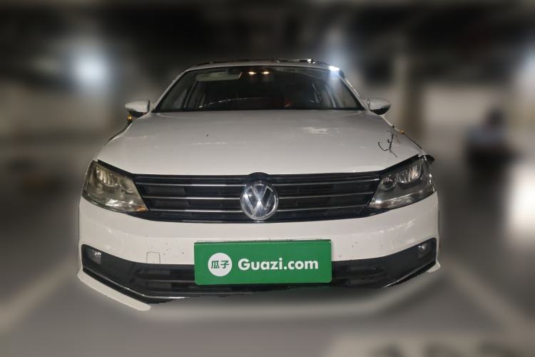 Used Volkswagen Sagitar 2015 1.6L Manual Comfort Model Front