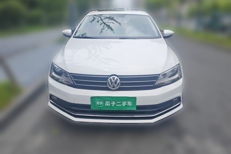 Used Volkswagen Sagitar 2015 1.6L Automatic Comfort Model Front