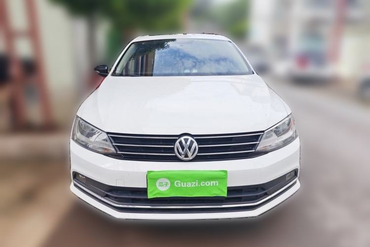 Used Volkswagen Sagitar 2015 1.6L Manual Comfort Model Front