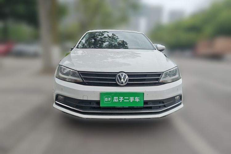 Used Volkswagen Sagitar 2015 230TSI Automatic Luxury Model Front